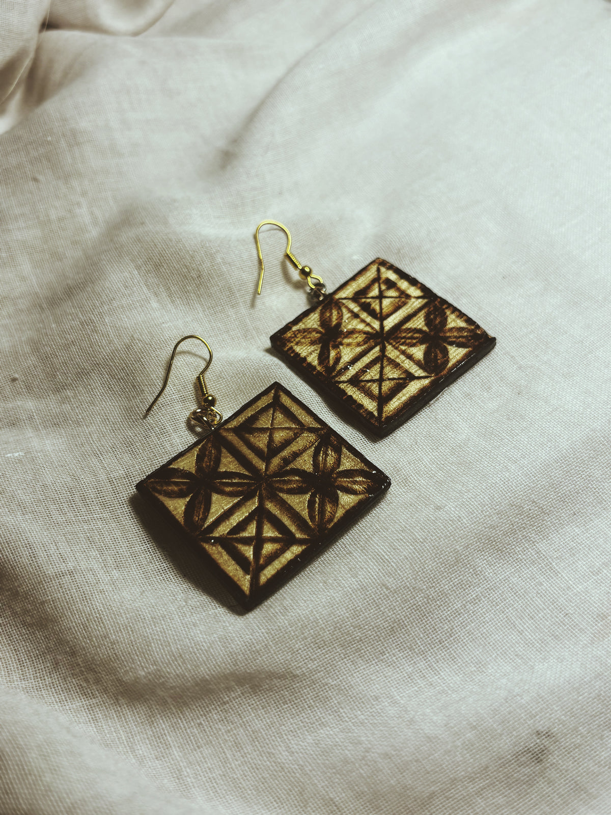 MELE'S COLLECTION: #103