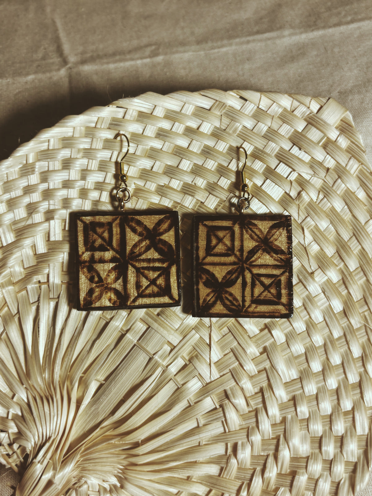 MELE'S COLLECTION: #103